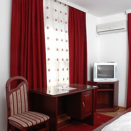 Vila Lux Milikic Kraljevo Cameră foto